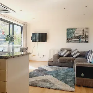  Apartment Luxury Canary Wharf With Free Parking United Kingdom