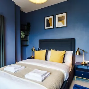  Holiday home Inspohome Pontcanna Haven 2-bed House Garden Netflix Games Freeparking United Kingdom